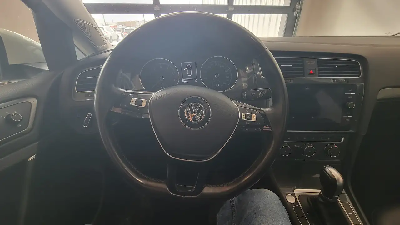 Volkswagen Golf снимка Volkswagen Golf