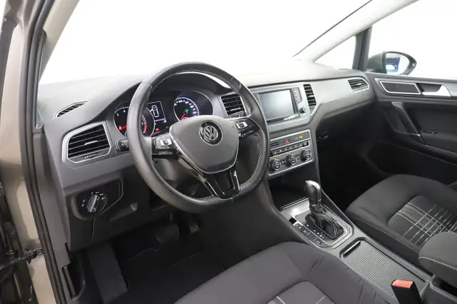 Volkswagen Golf view 13