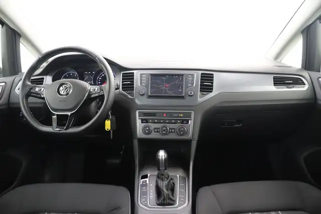 Volkswagen Golf view 14