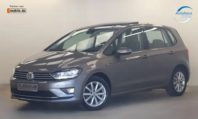 Volkswagen Golf view 3