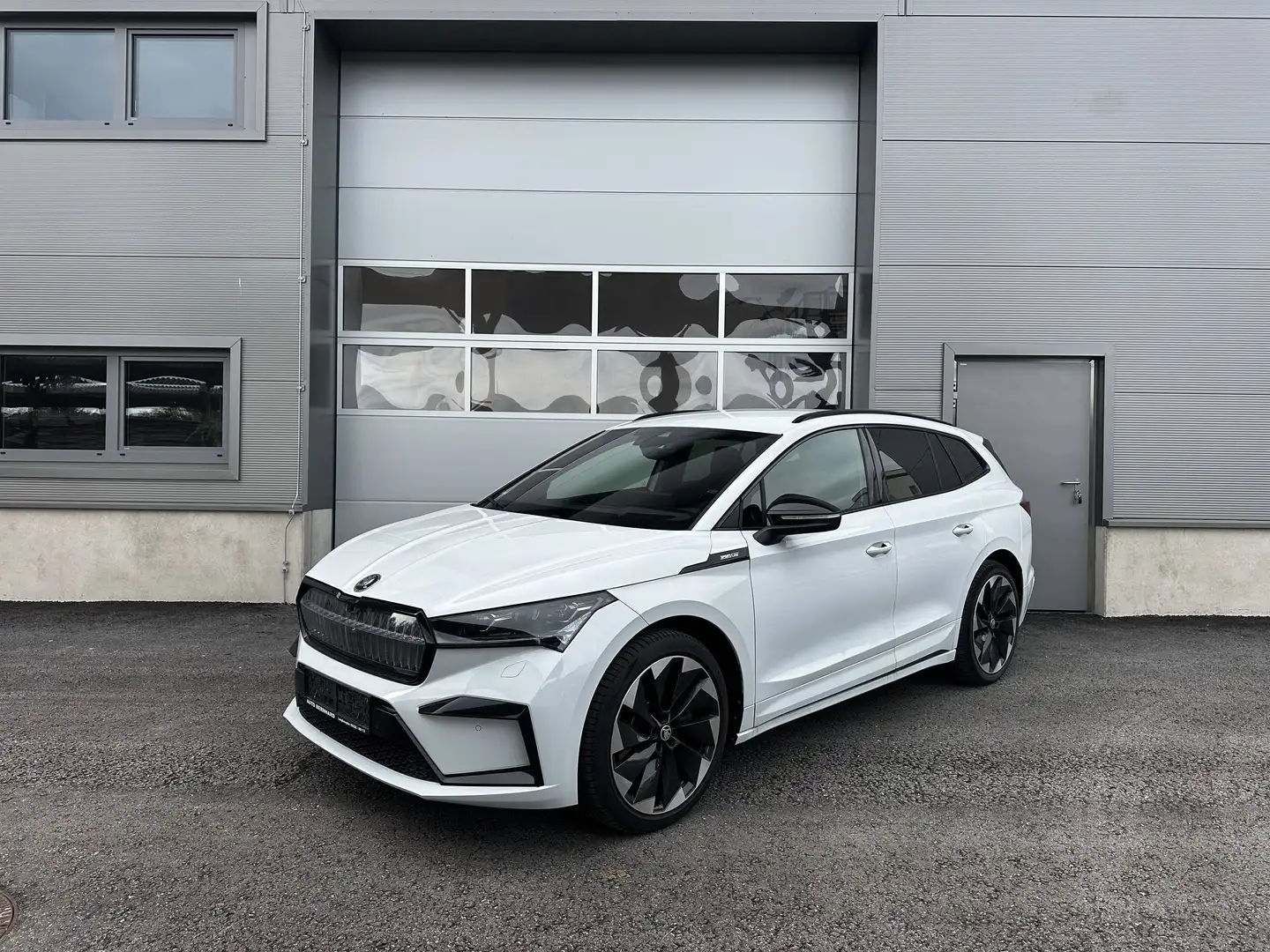 Skoda Enyaq 80x Sportline /ALCANTARA/ Head-Up/ 360°KAMERA/ WÄRMEPUMPE/ MwSt. ausw. Weiß - 1