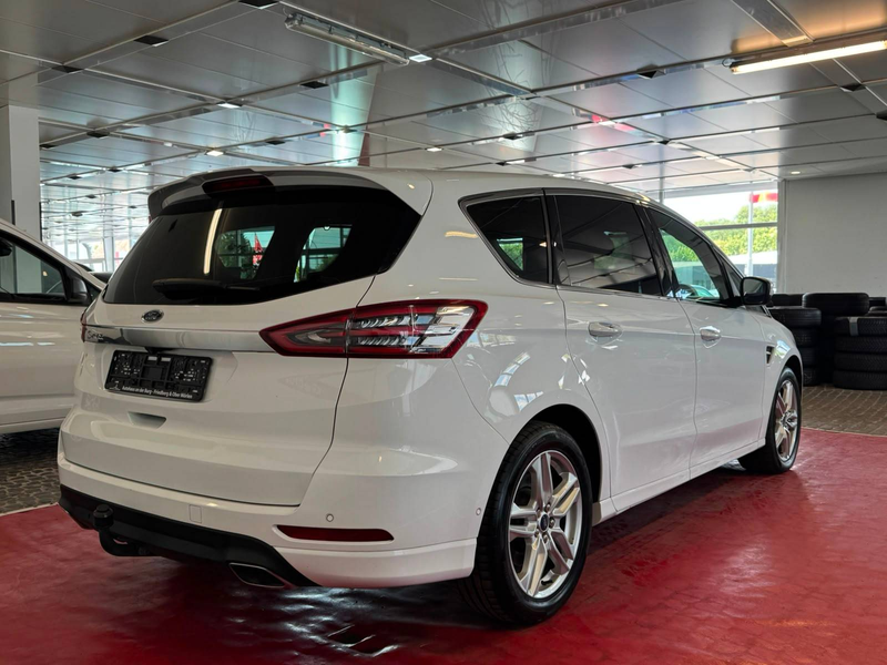 Ford S-Max Titanium — photo 7