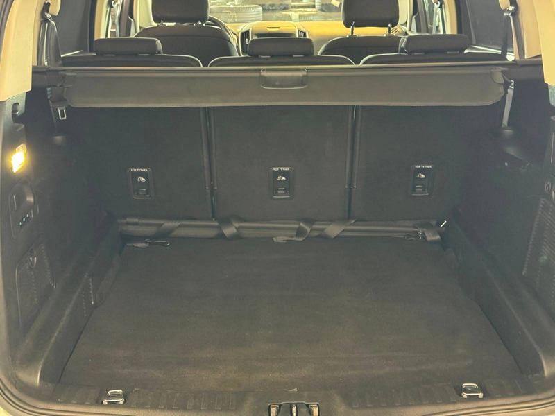Ford S-Max Titanium — photo 12