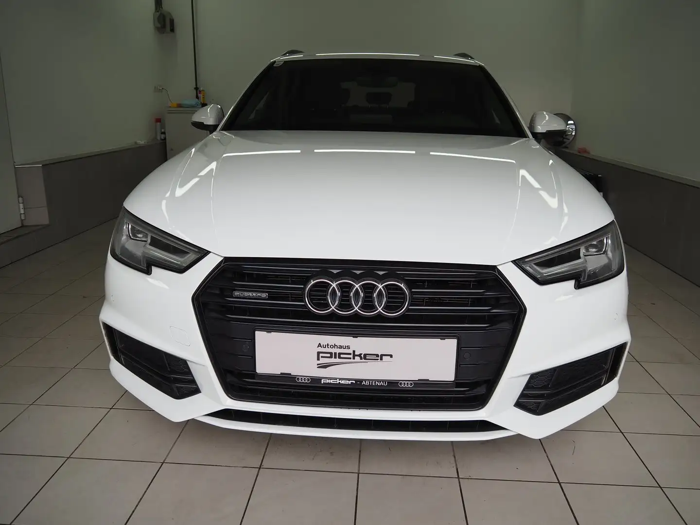 Audi A4 2.0 TDI quattro Sport Weiß - 2