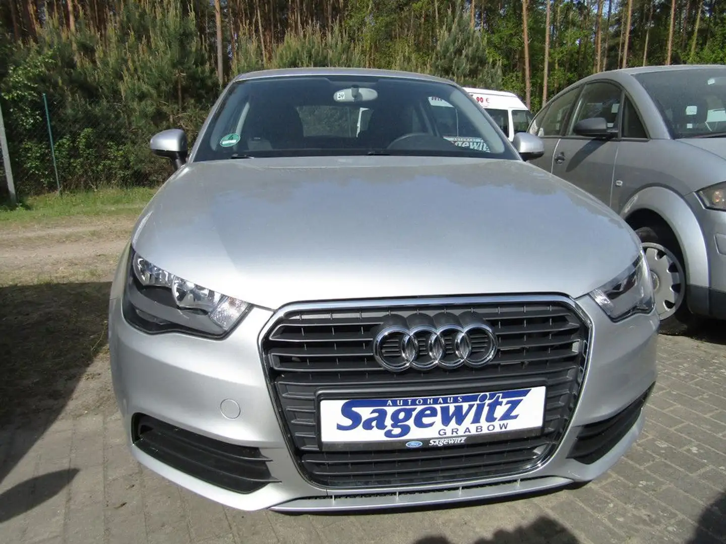 Audi A1 1.2 Attraction SHZ Argent - 2