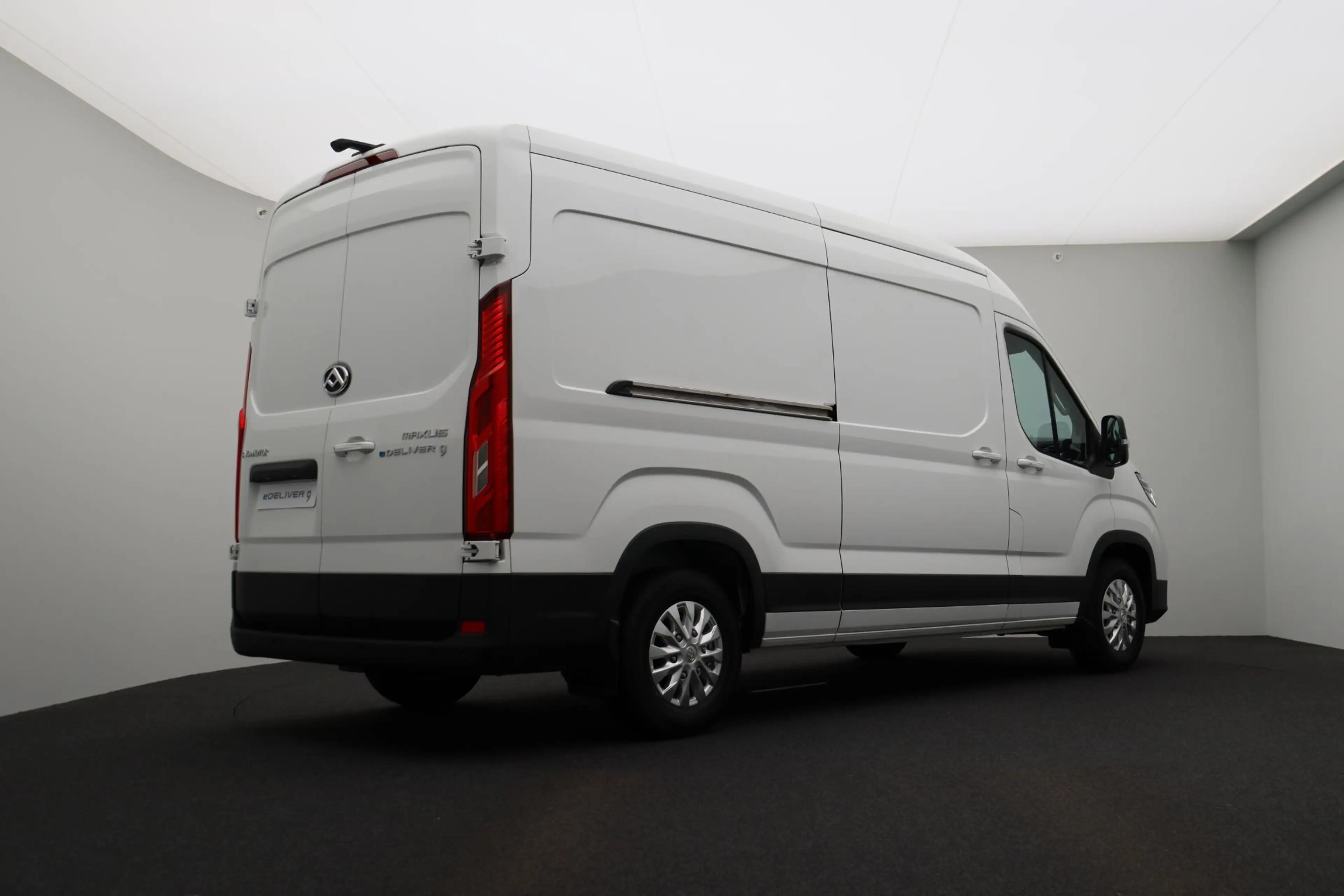 Maxus eDeliver 9 L3H2 89kWh Aut. Business Deal | CarPlay | Led | Ca — photo 4