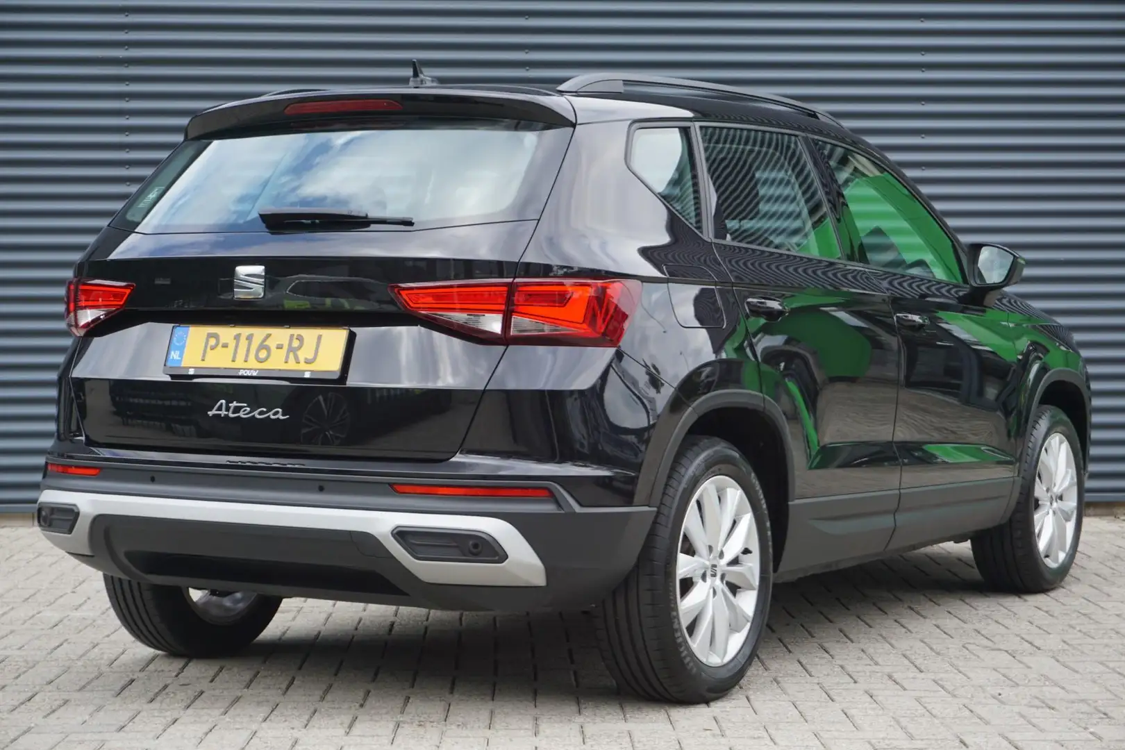 SEAT Ateca 1.0 TSI 110pk Style | Full Link | Navigatie | PDC Zwart - 2