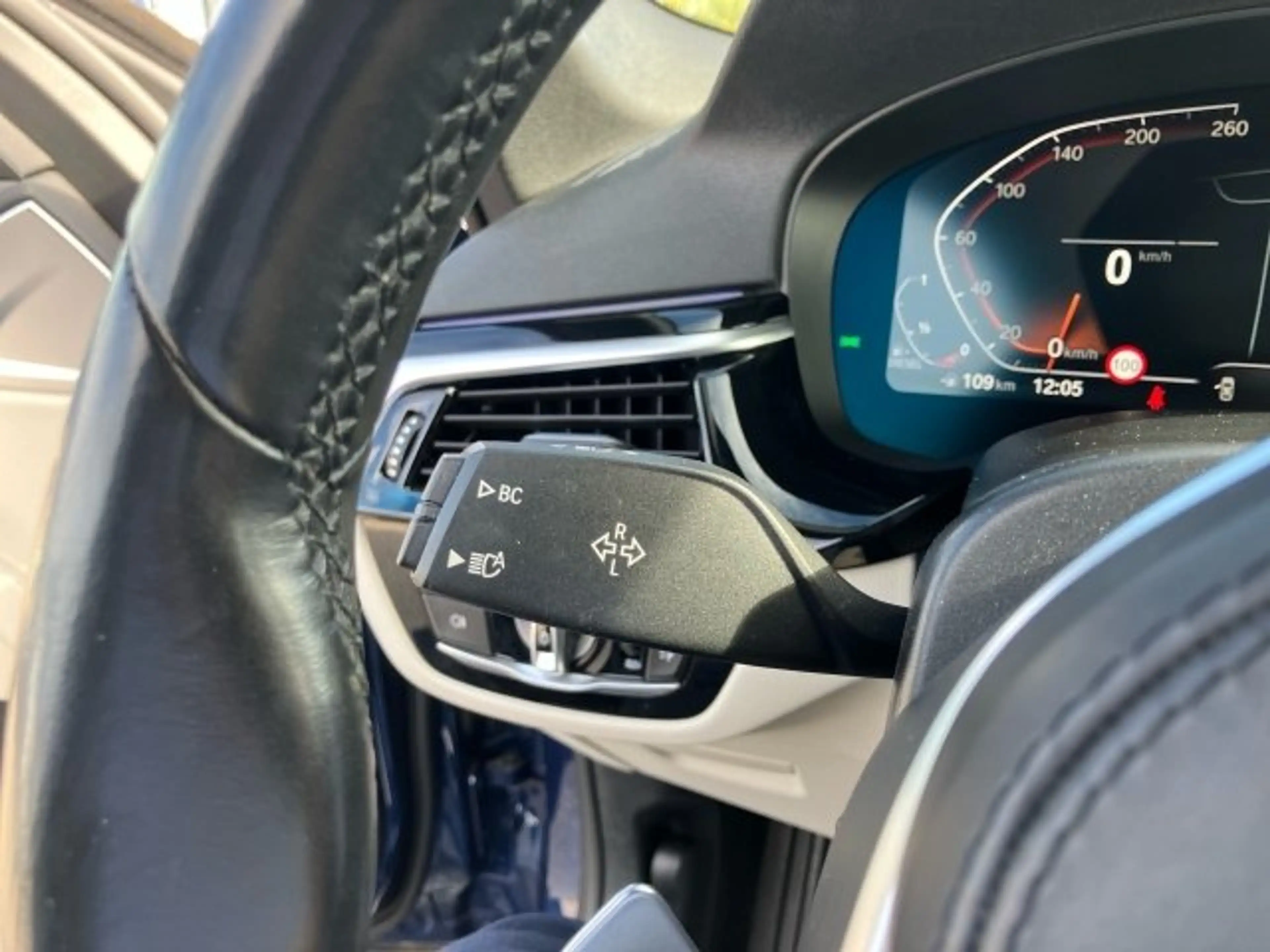 BMW 520 d Touring G31 B47 — photo 15