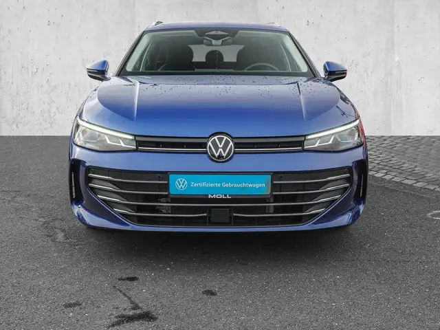 Volkswagen Passat view 3