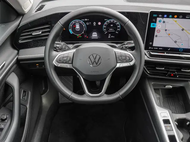 Volkswagen Passat view 10