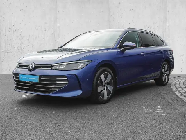 Volkswagen Passat view 2