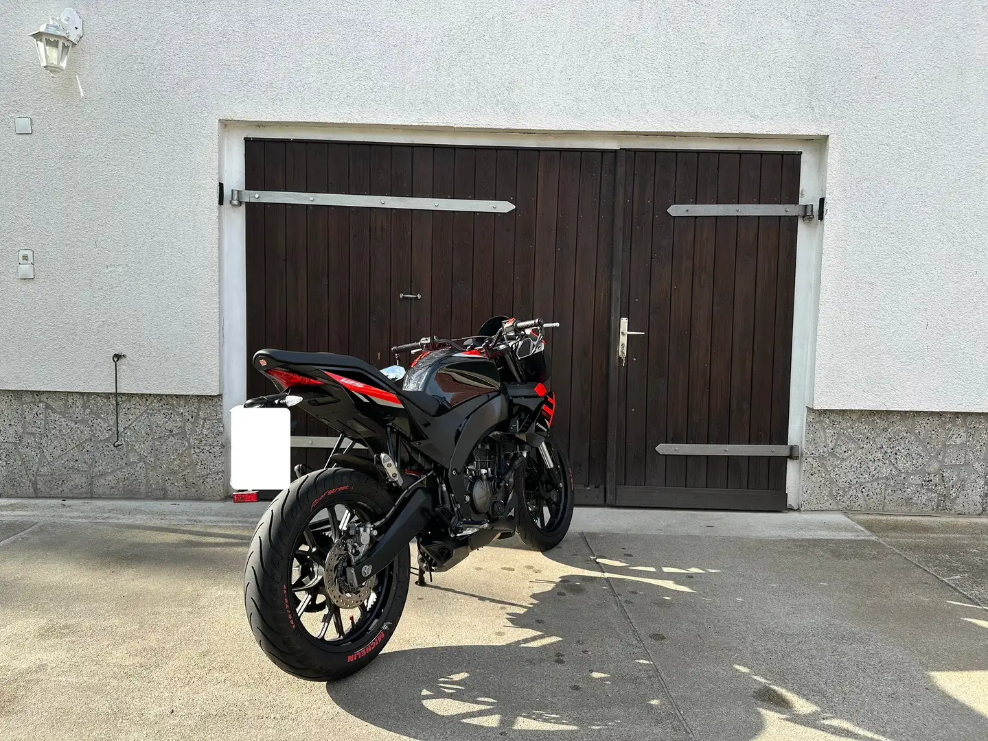 Aprilia Tuono Negru - 2