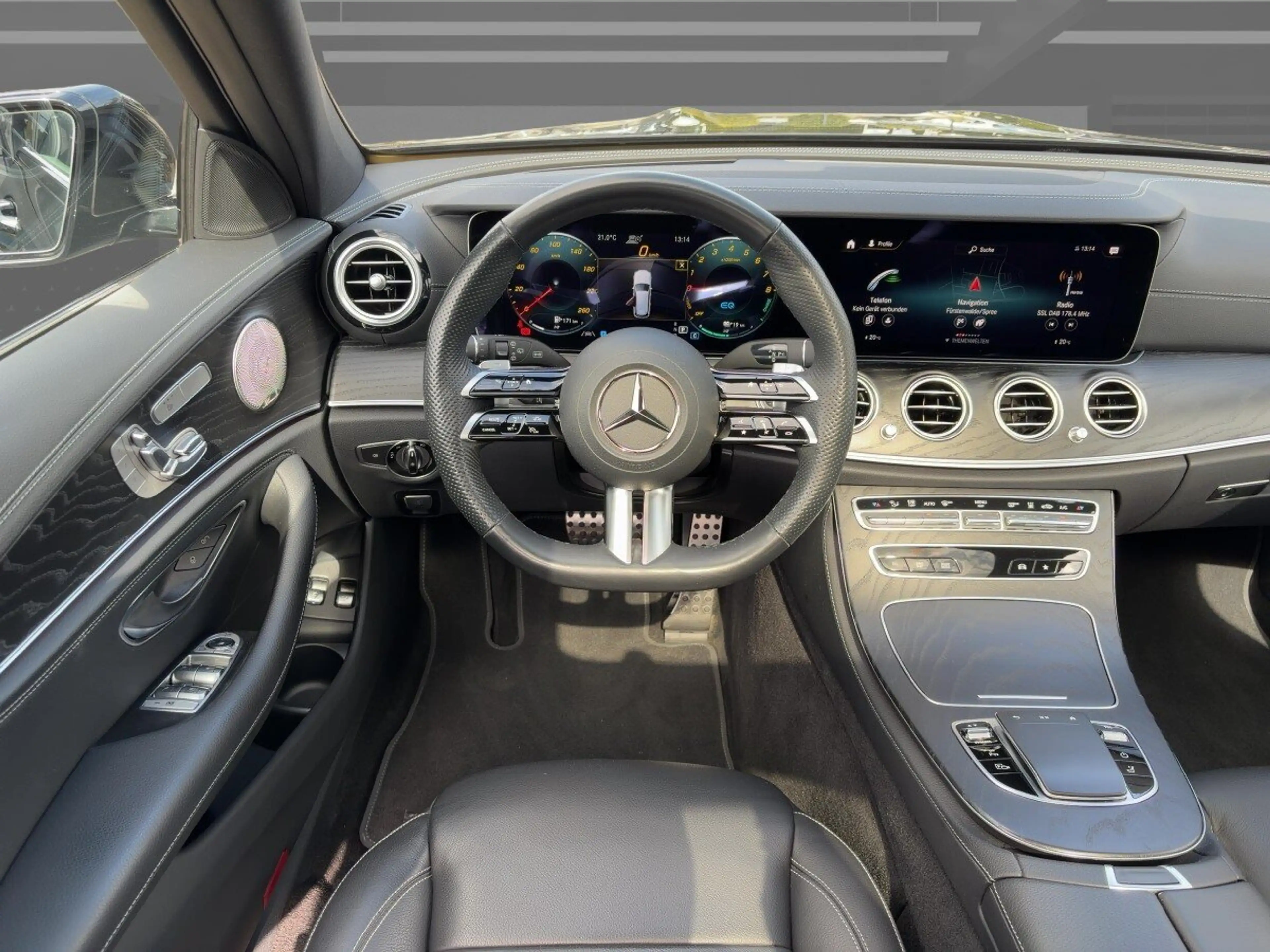 Mercedes-Benz E 300 E 300 e T AMG+PANO+DISTRO+360+BURM+HUD+NIGHT+LED — photo 9