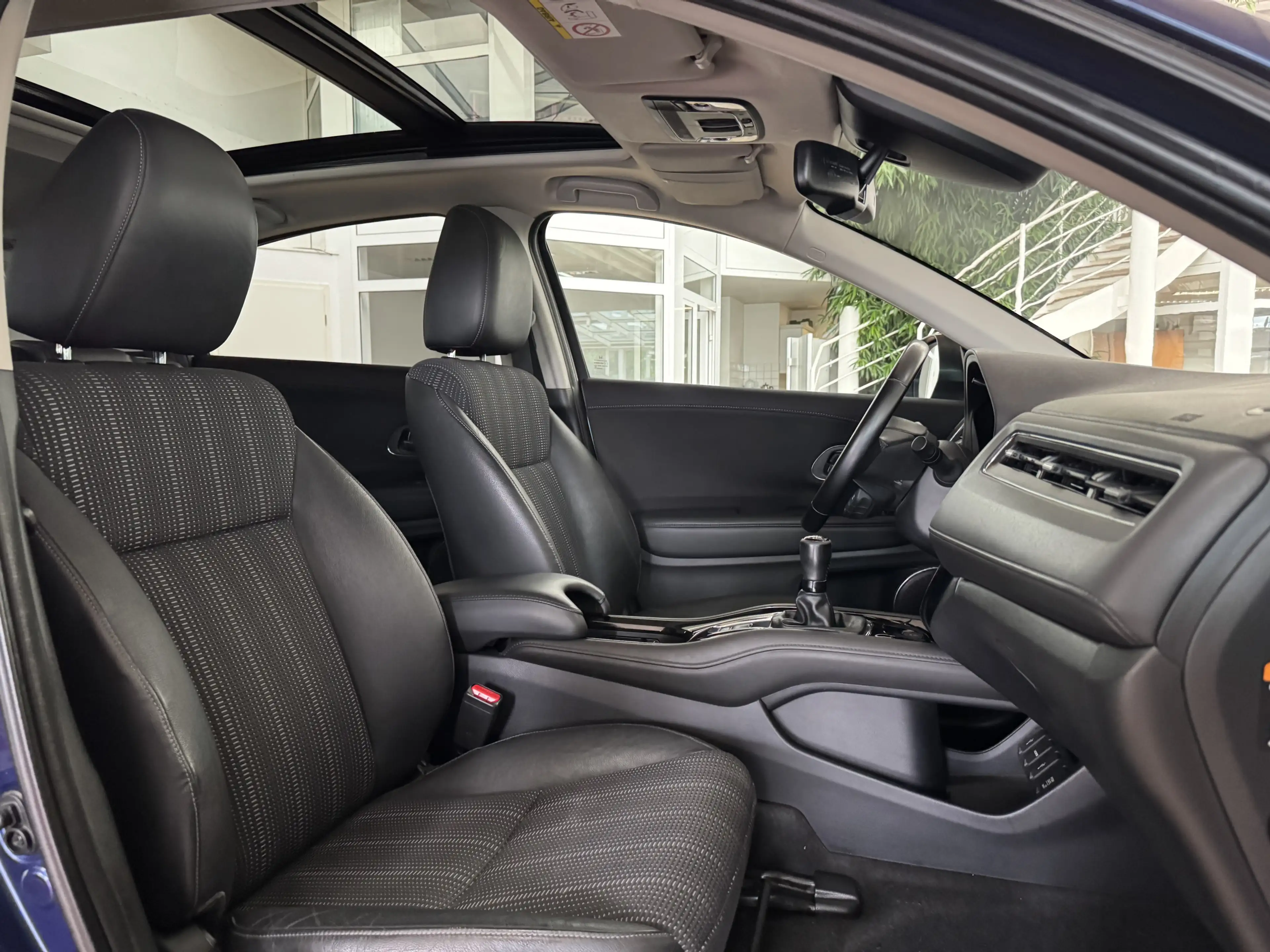 Honda HR-V 1.6 i-DTEC Executive*PANO*NAVi*KAMERA*LED* — photo 15