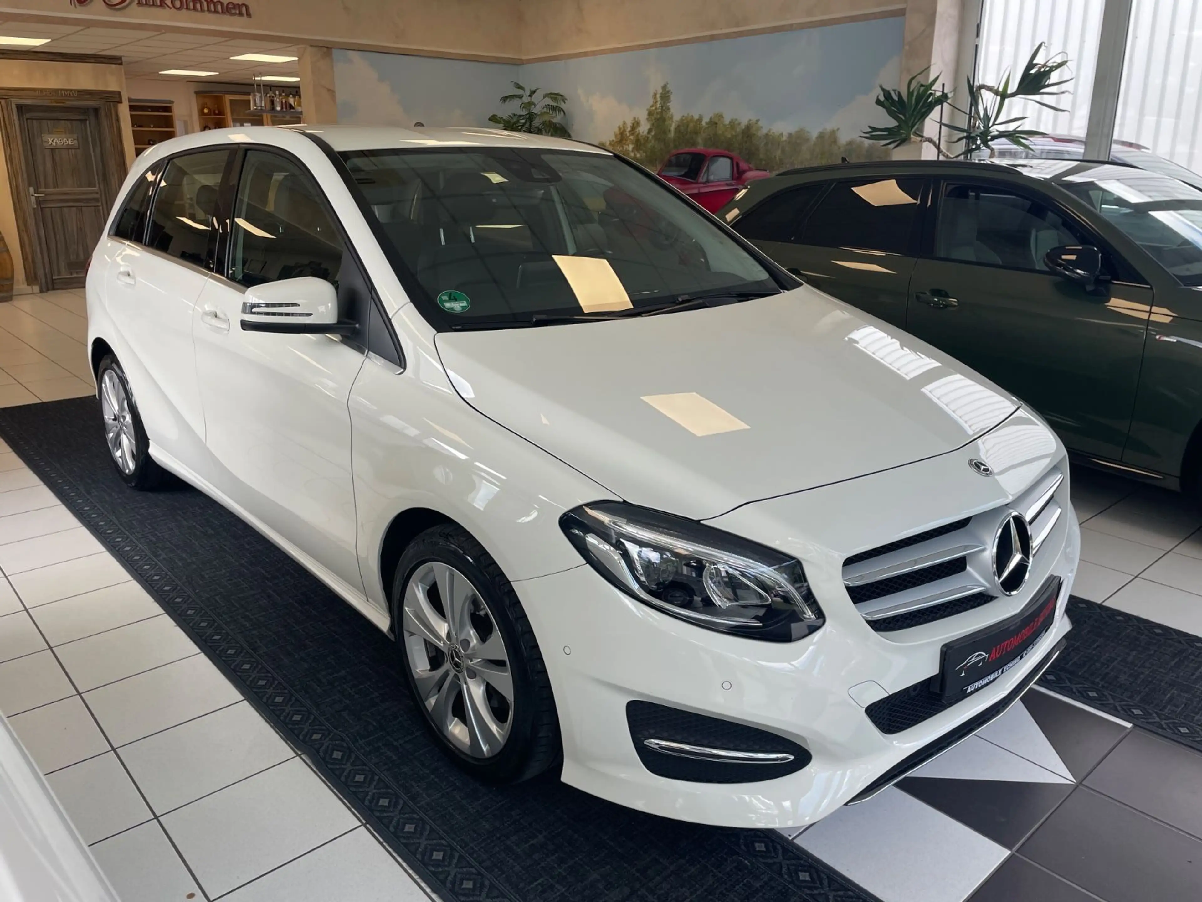 Mercedes-Benz B 220 4M Edition B Navi*Kamera*7G-DCT*LED* — photo 4