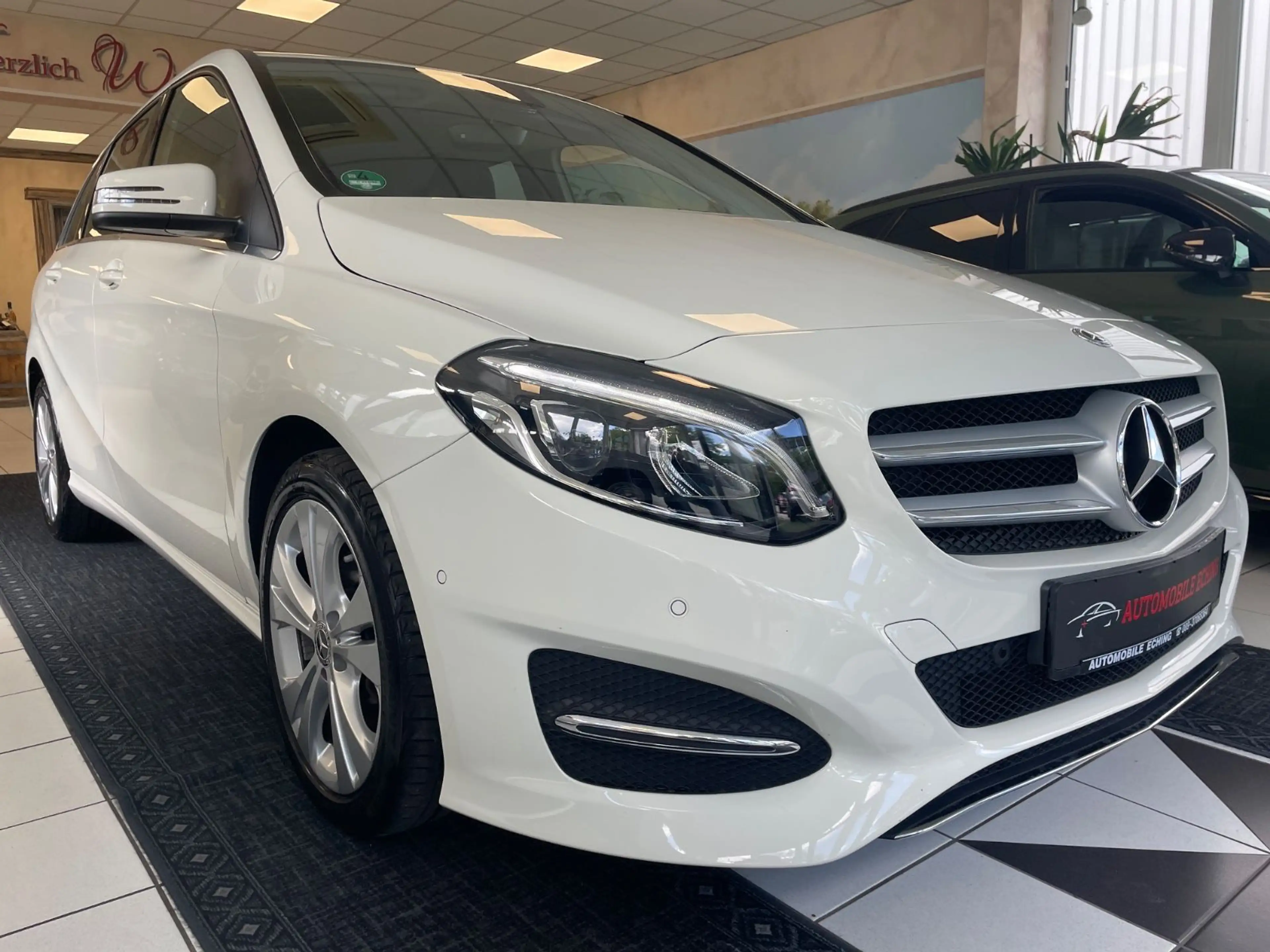 Mercedes-Benz B 220 4M Edition B Navi*Kamera*7G-DCT*LED* — photo 8