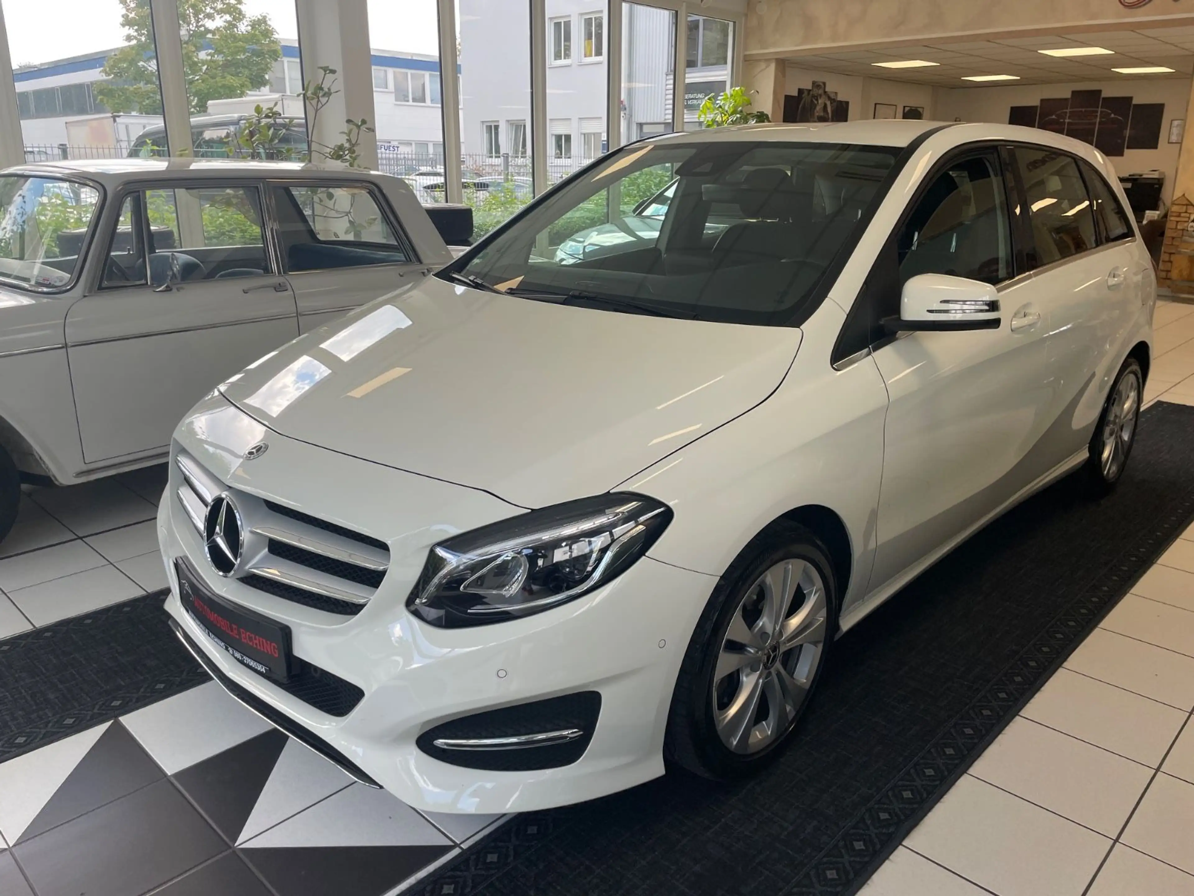 Mercedes-Benz B 220 4M Edition B Navi*Kamera*7G-DCT*LED*
