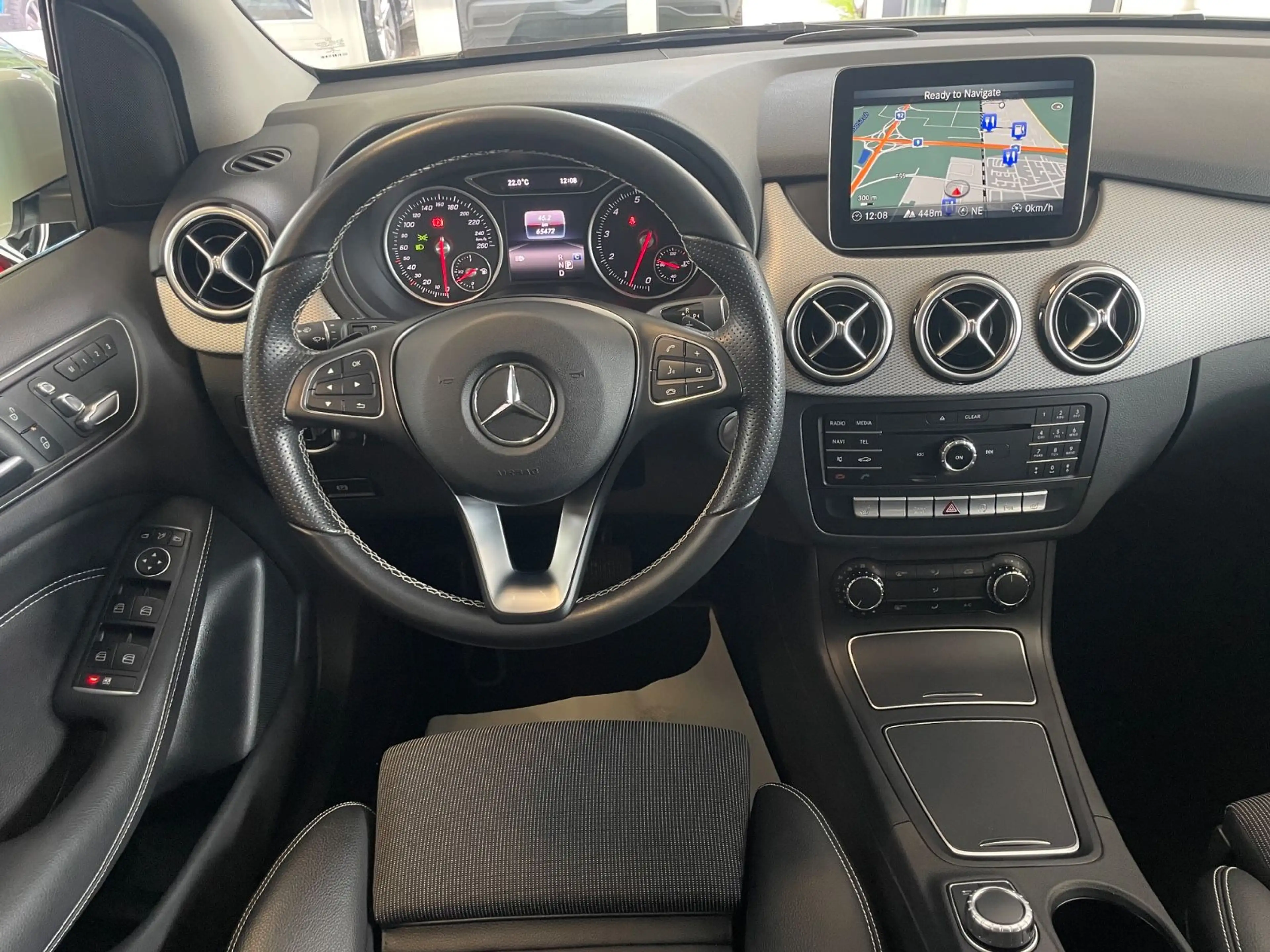 Mercedes-Benz B 220 4M Edition B Navi*Kamera*7G-DCT*LED* — photo 12