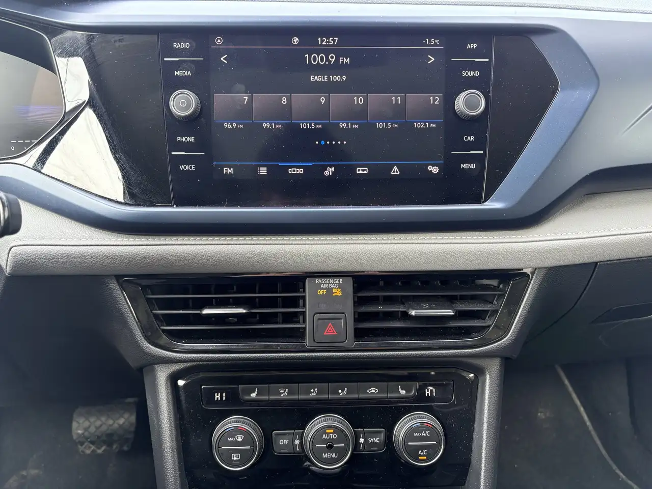 Volkswagen Taos снимка Volkswagen Taos
