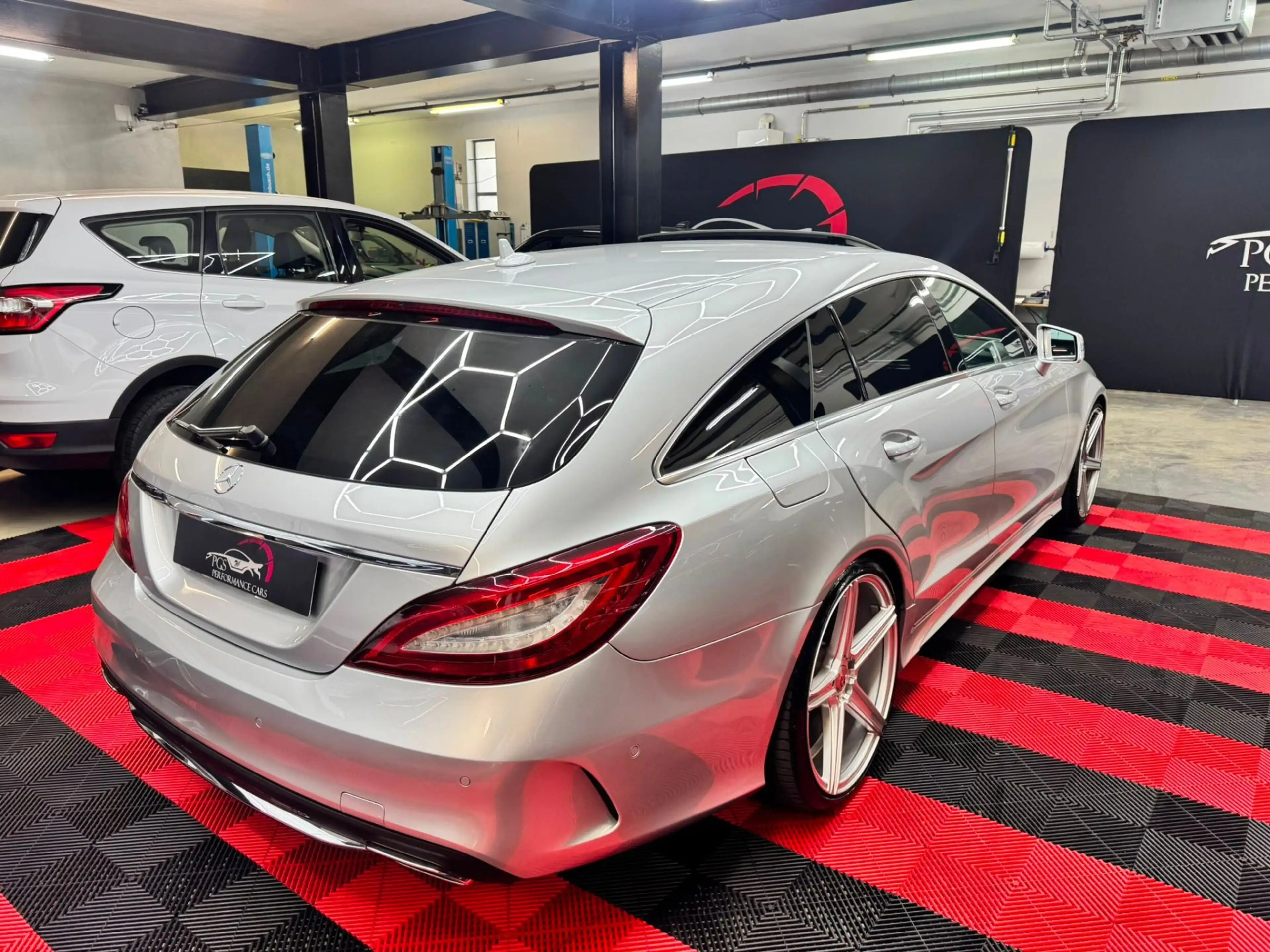 Mercedes-Benz CLS 350 BlueTEC 4MATIC Shooting Brake Aut. — photo 6