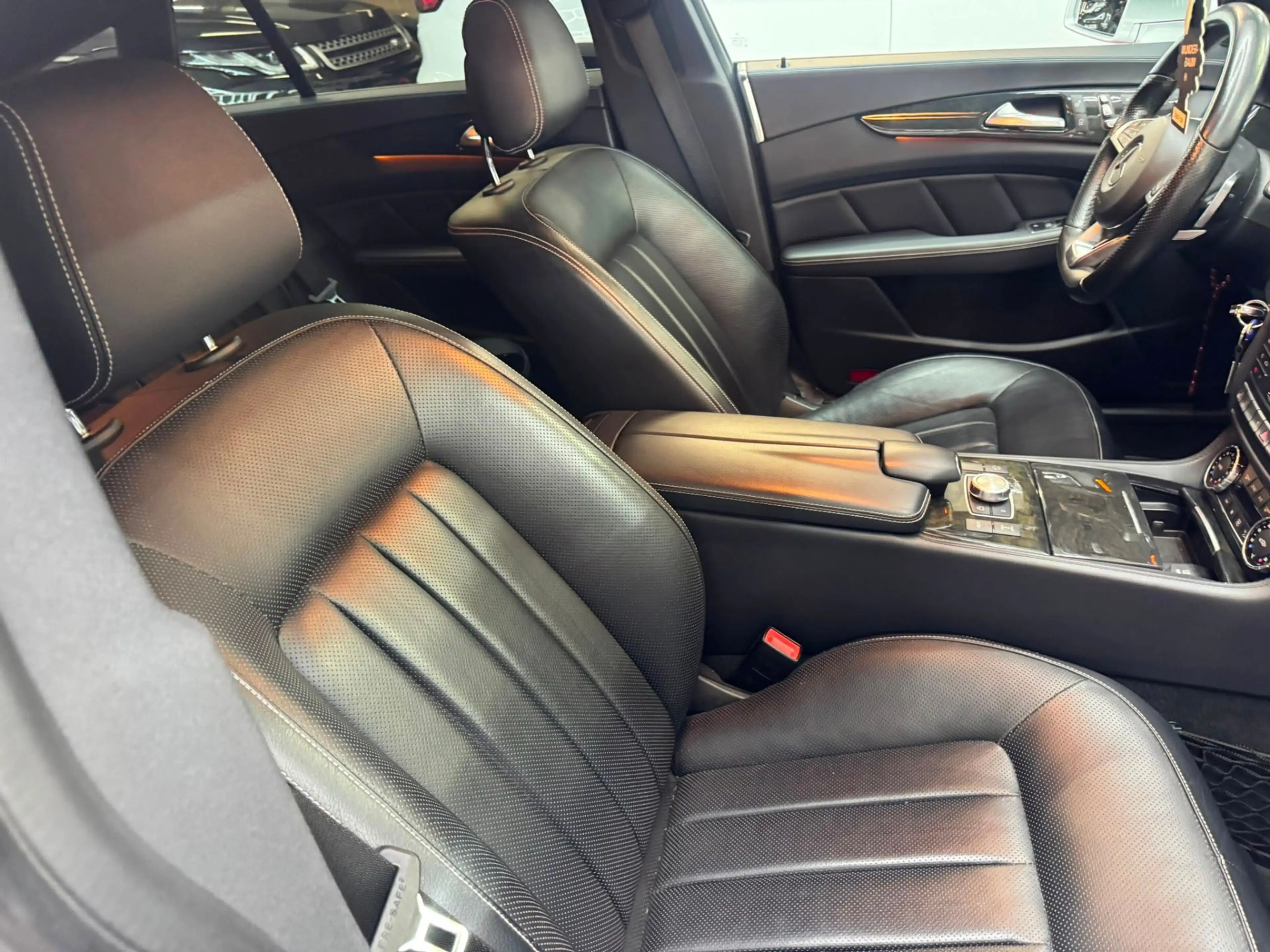 Mercedes-Benz CLS 350 BlueTEC 4MATIC Shooting Brake Aut. — photo 11