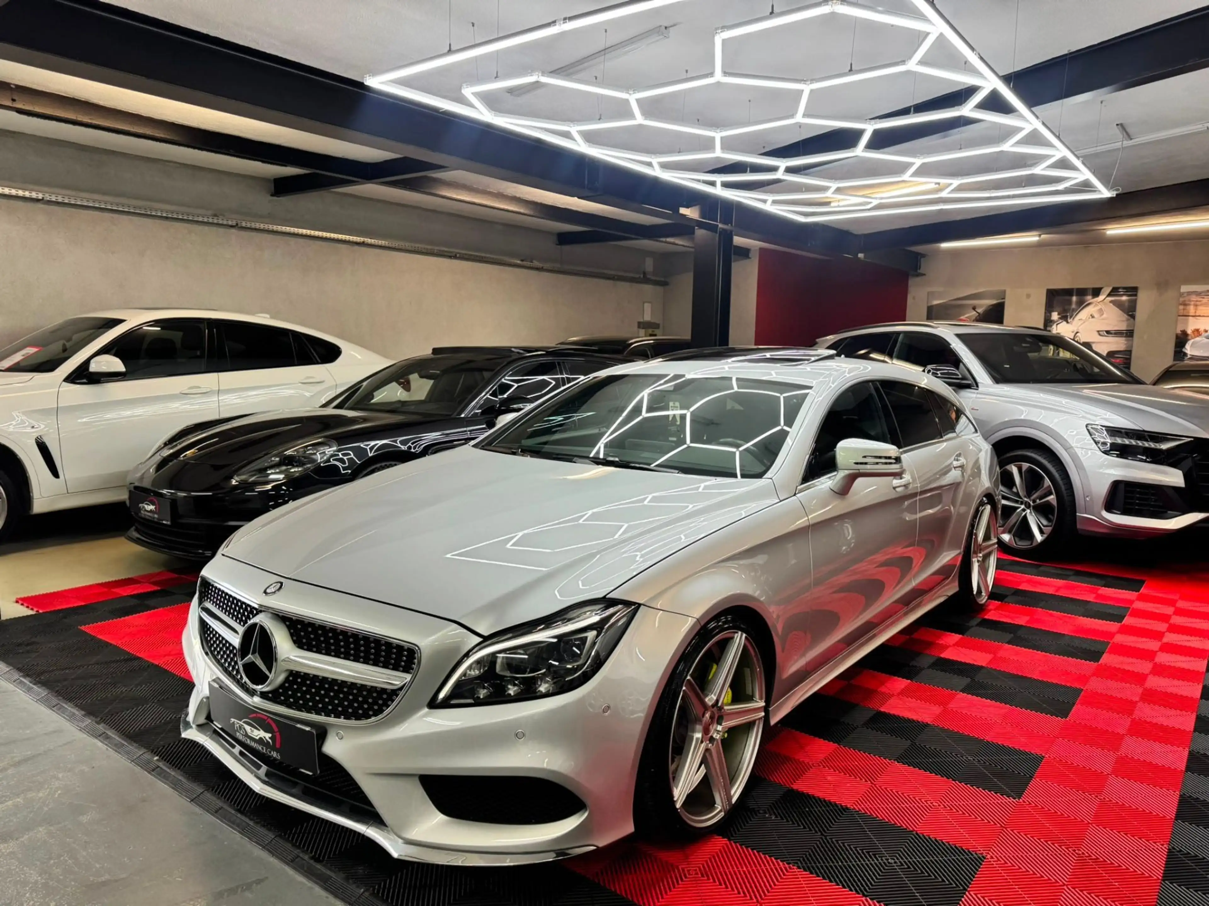 Mercedes-Benz CLS 350 BlueTEC 4MATIC Shooting Brake Aut. — photo 3