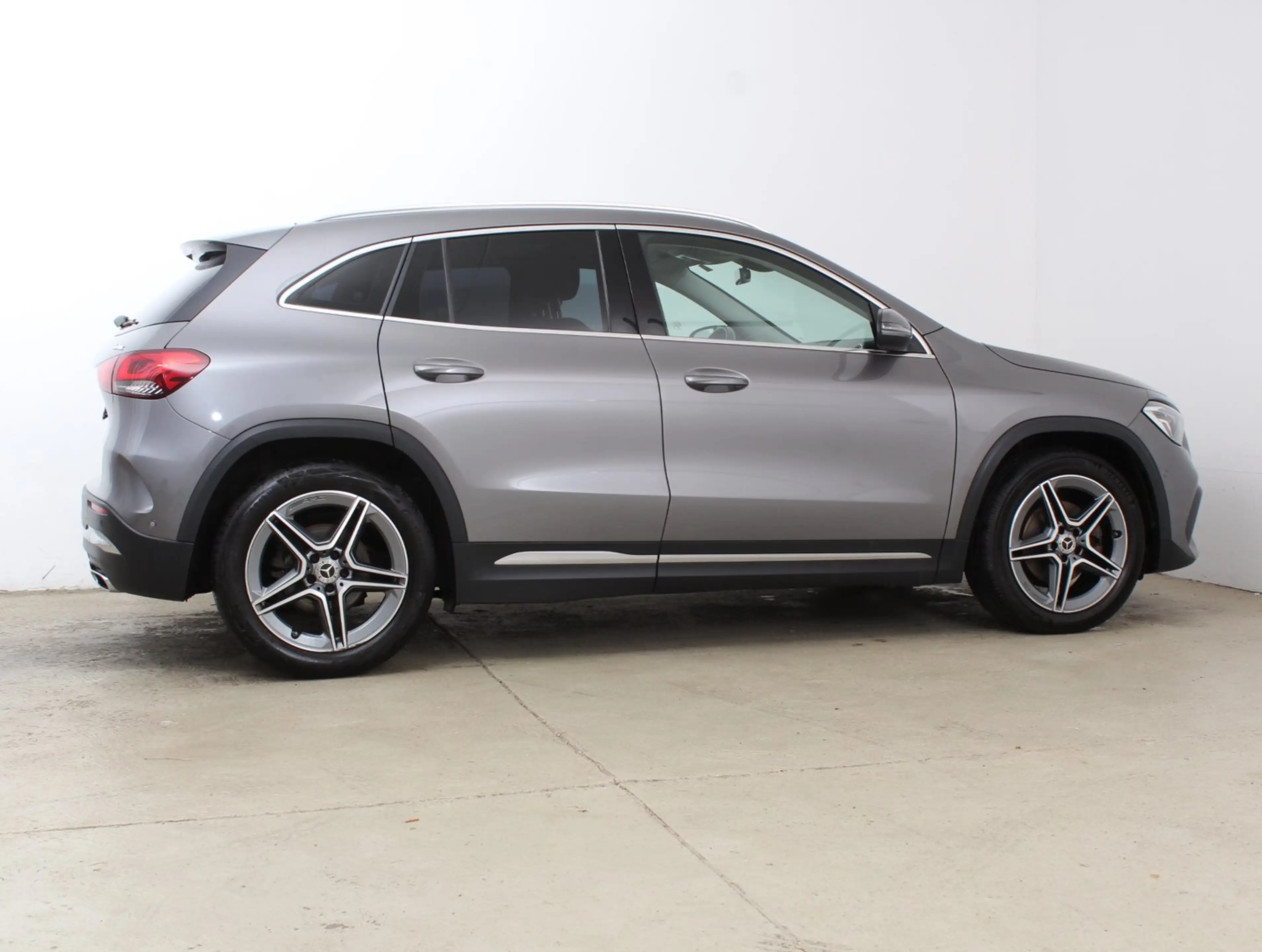 Mercedes-Benz GLA 200 GLA 200 d — photo 3