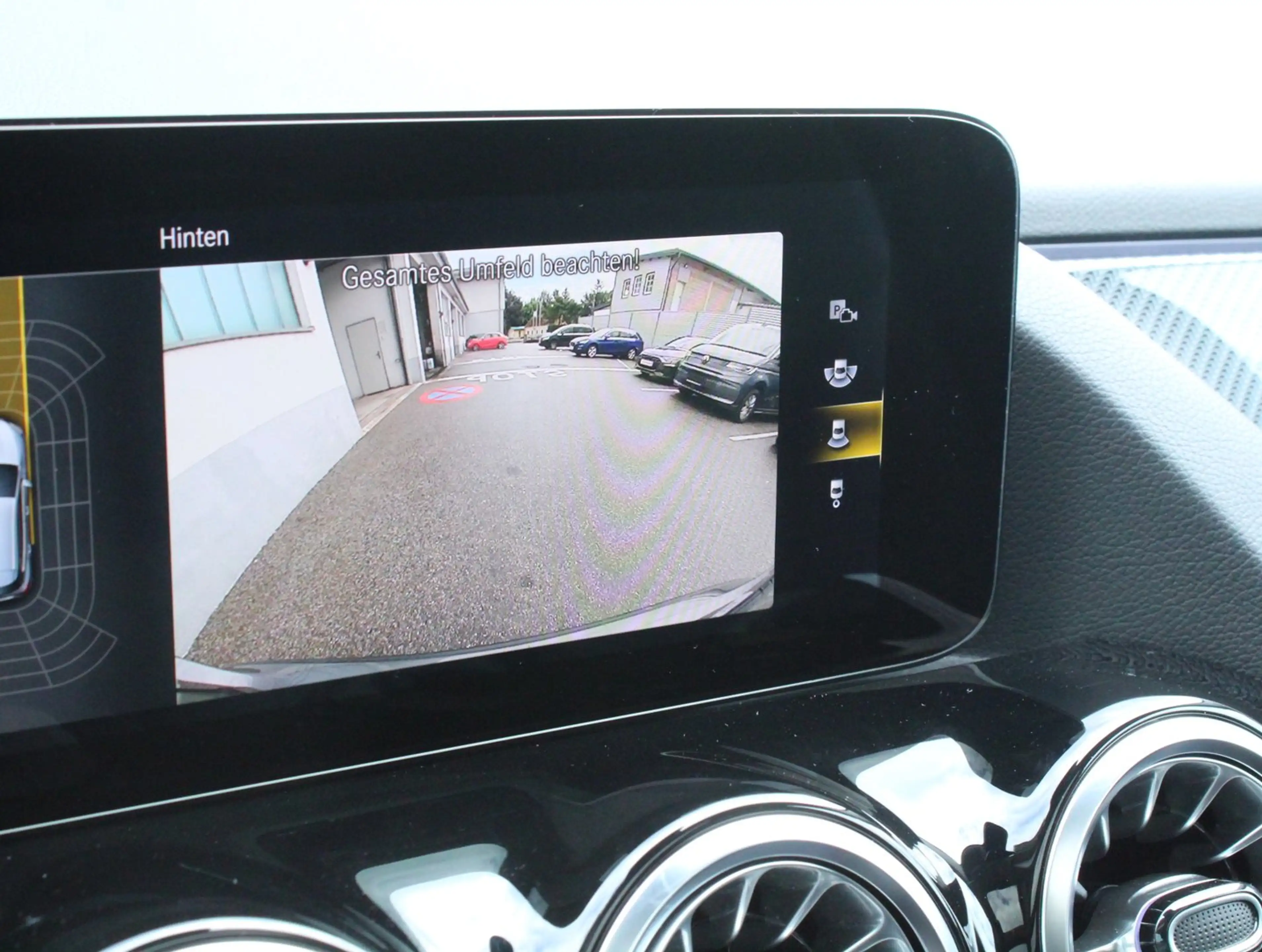 Mercedes-Benz GLA 200 GLA 200 d — photo 7