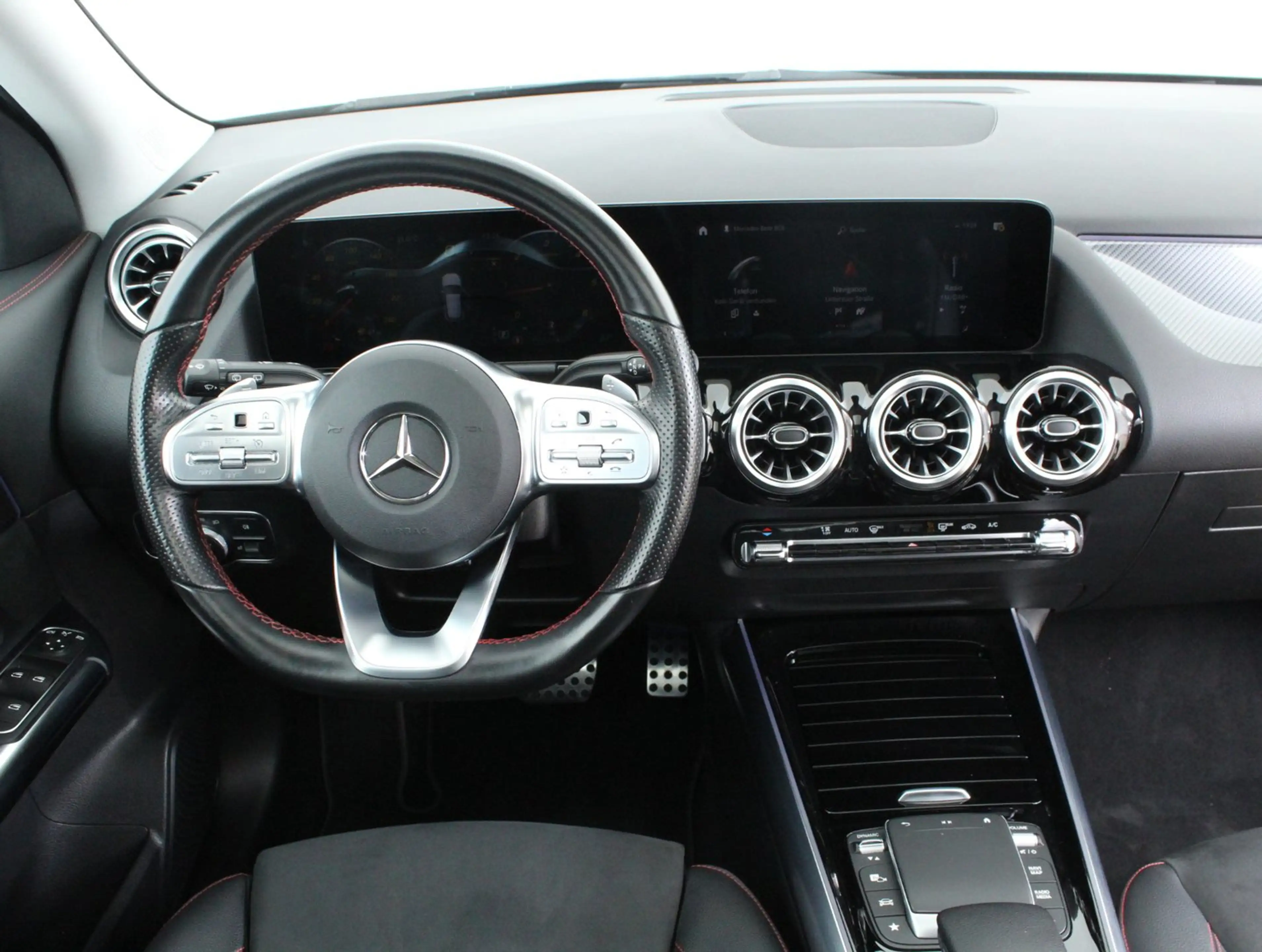 Mercedes-Benz GLA 200 GLA 200 d — photo 10