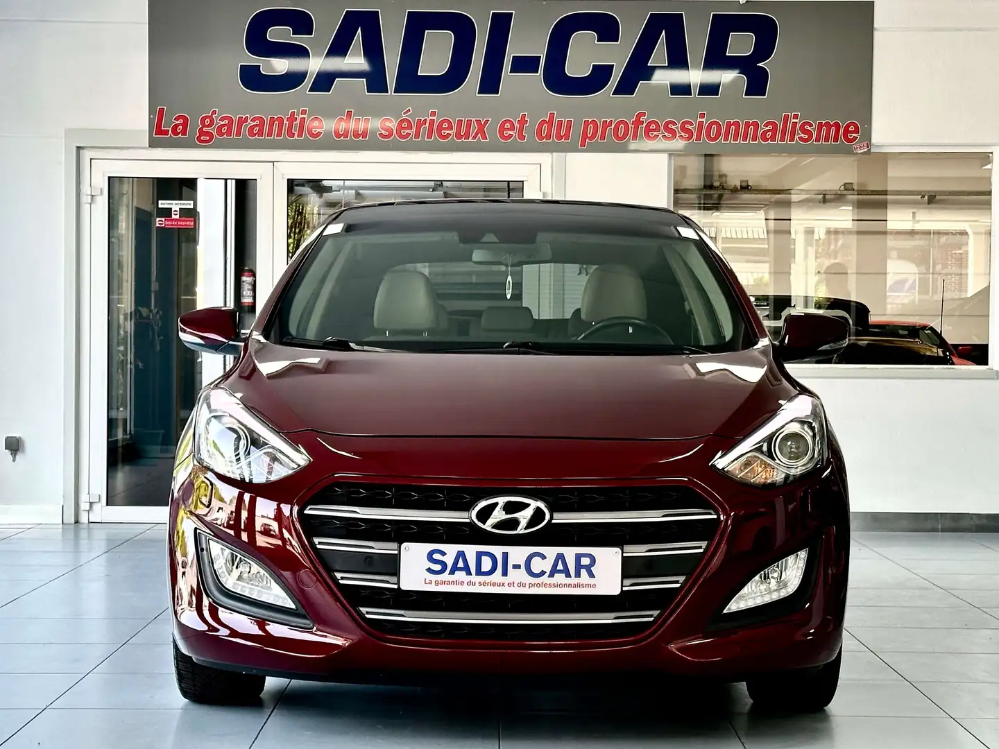 Hyundai i30 1.6 GDi 135cv - Joy Pack - FULL OPTIONS Rouge - 2
