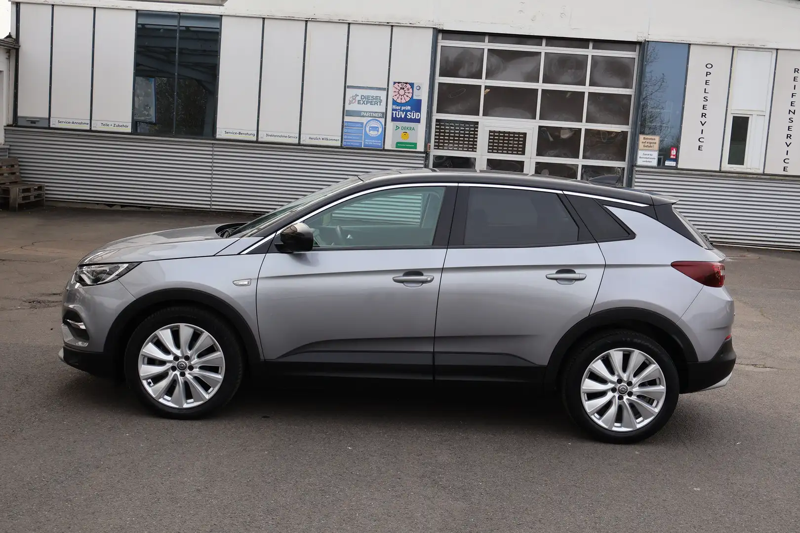 Opel Grandland X 2.0 Diesel AT8 Ultimate+ACC+Pano-Da+ Grau - 2