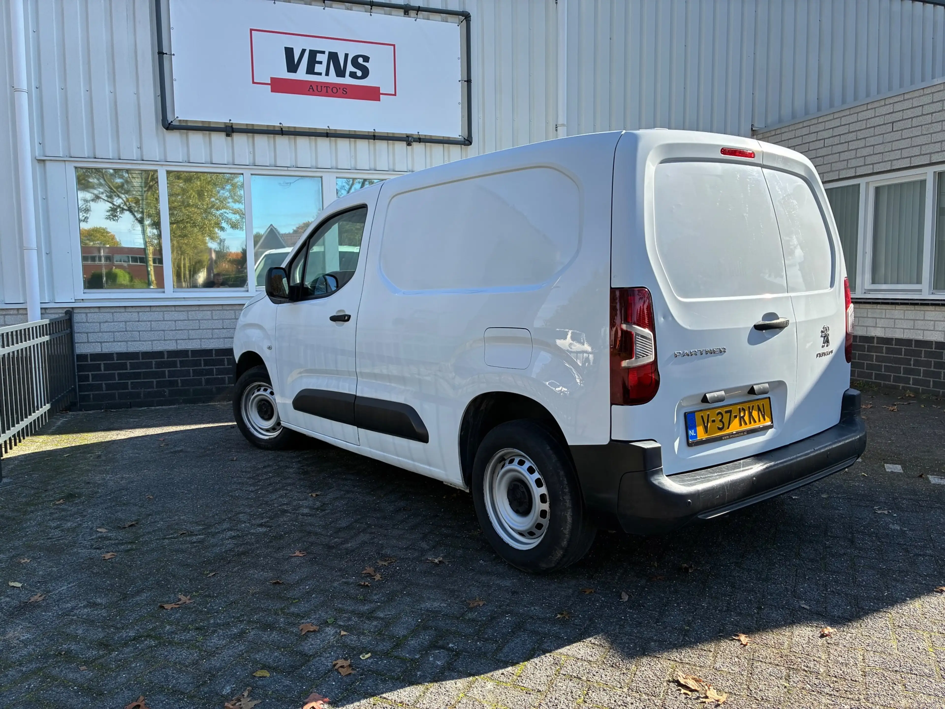 Peugeot Partner 1.2 PureTech Pro, BTW/BPM VRIJ! — photo 4