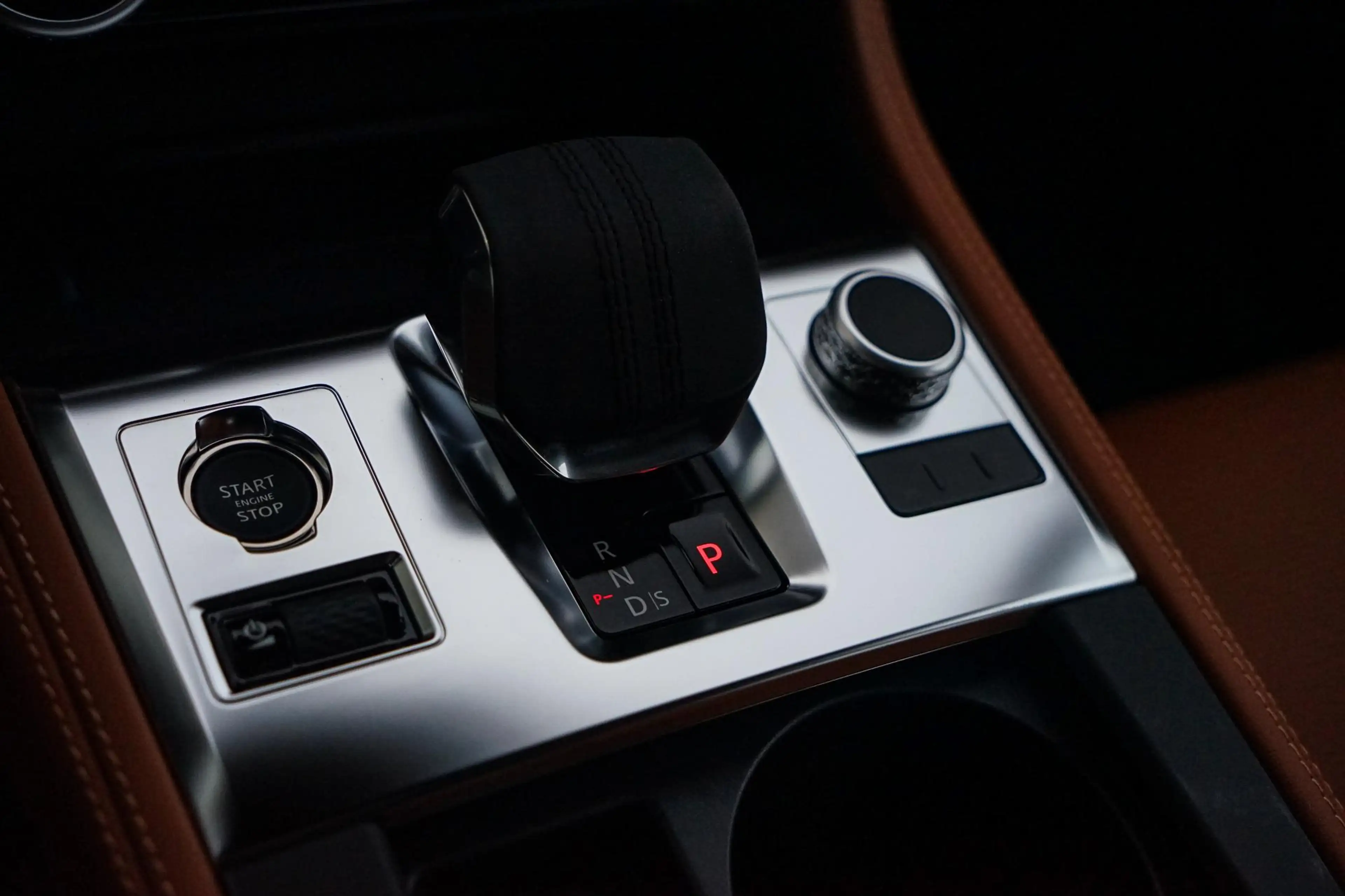 Jaguar F-Pace P400e R-Dynamic SE | Meridian Audio | Panoramisch — photo 13