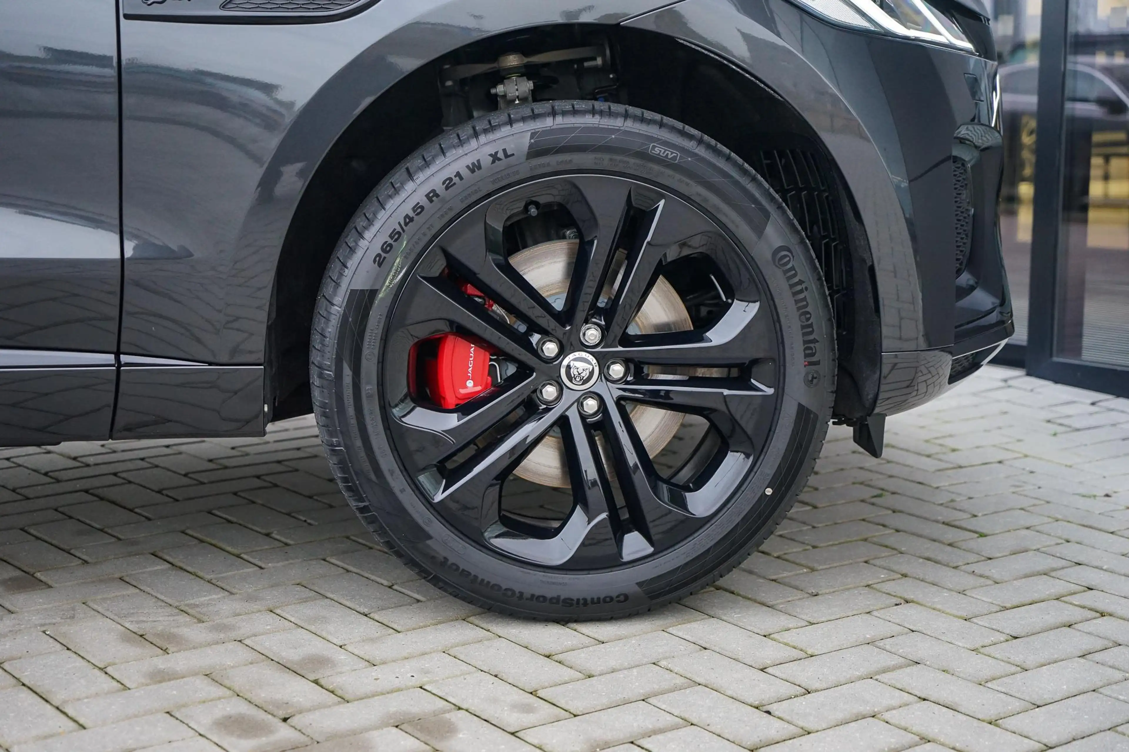 Jaguar F-Pace P400e R-Dynamic SE | Meridian Audio | Panoramisch — photo 4
