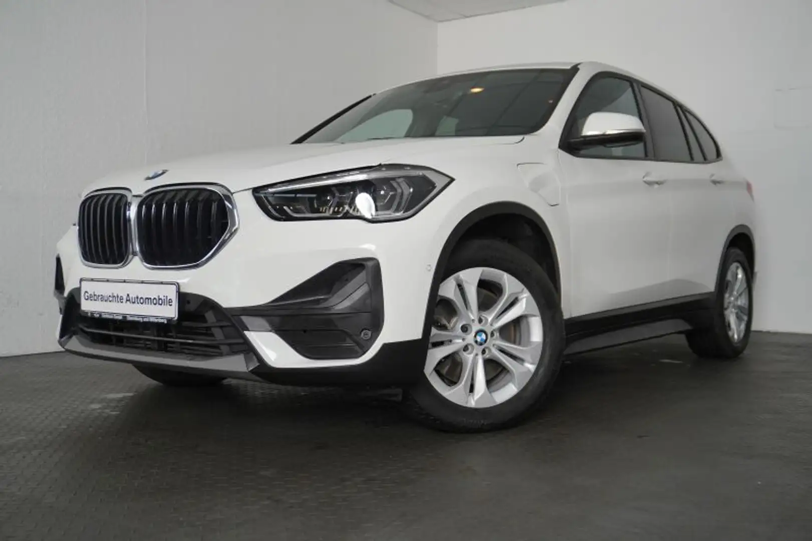 BMW X1 xDrive25e *NAVI+.HUD.SPORTSITZE.RFK* Weiß - 2