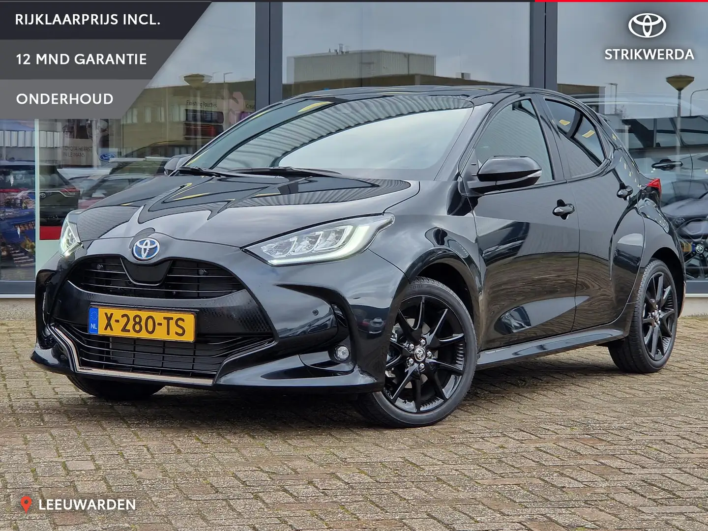 Toyota Yaris 1.5 Hybrid Executive Schwarz - 1