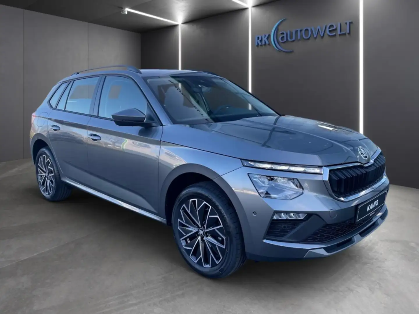 Skoda Kamiq TOUR 1.5 TSI DSG Navi,Matrix,Kamera,Klima Grau - 2