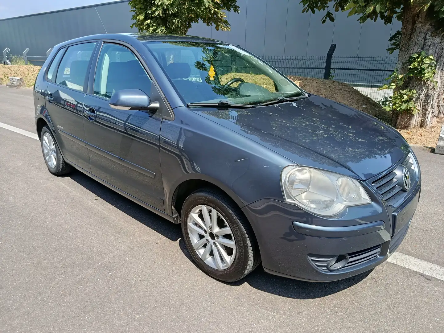 Volkswagen Polo Polo 1.2i United siva - 2