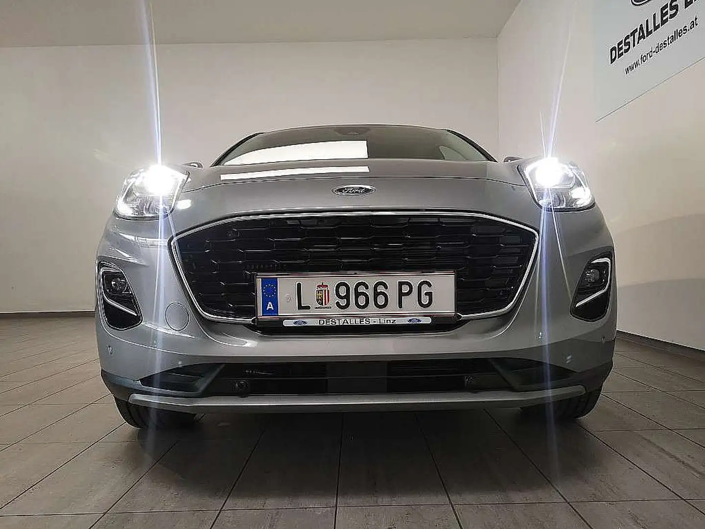 Ford Puma 1,0 EcoBoost Hybrid Titanium Silber - 2