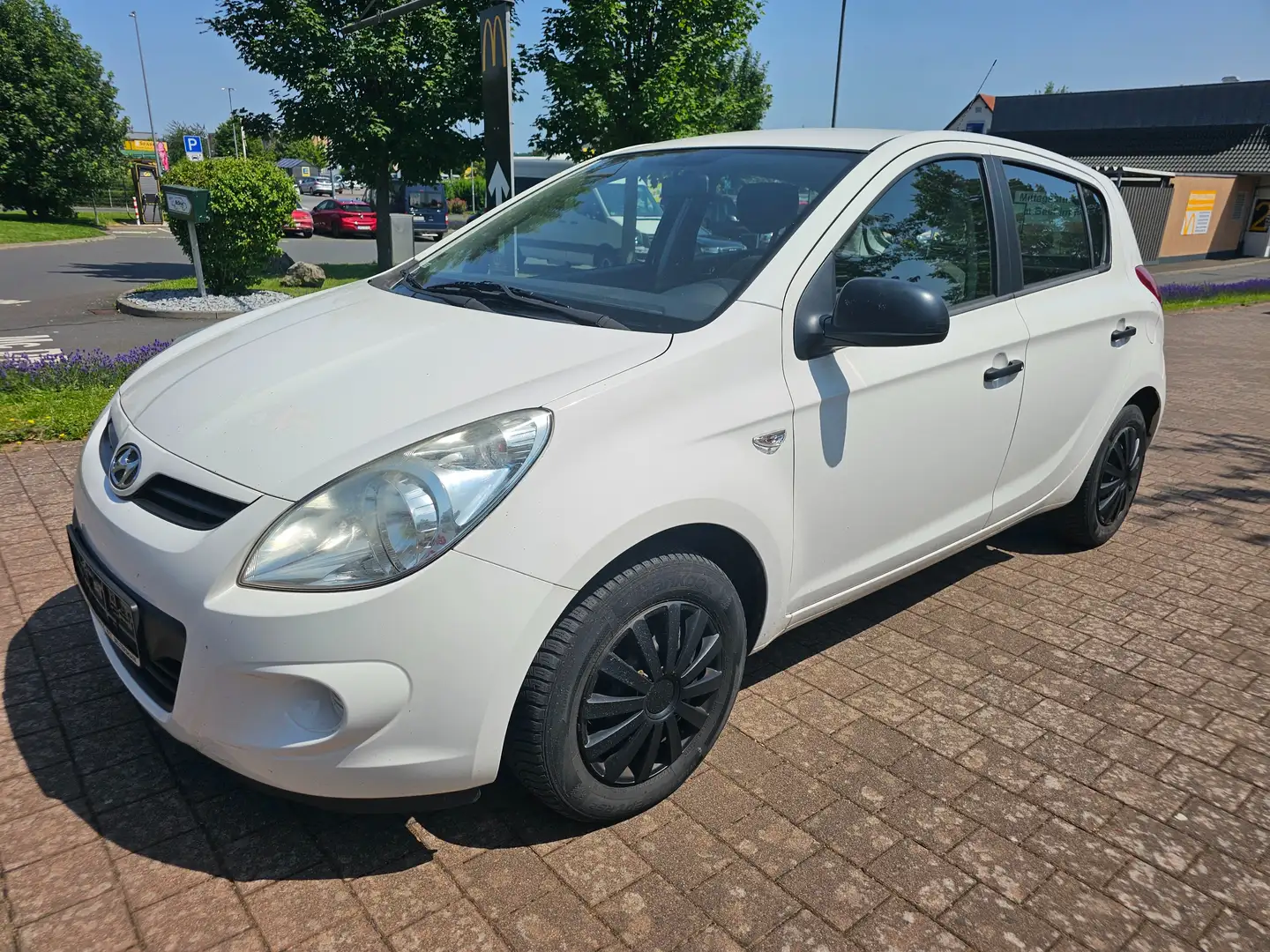 Hyundai i20 Classic aus 1er Hand, Klimmaanlage, Navi Weiß - 1