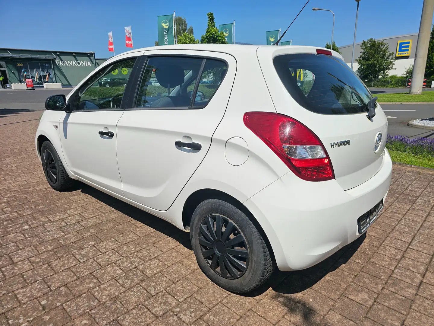 Hyundai i20 Classic aus 1er Hand, Klimmaanlage, Navi Weiß - 2