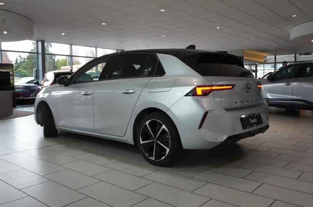 Opel Astra view 12