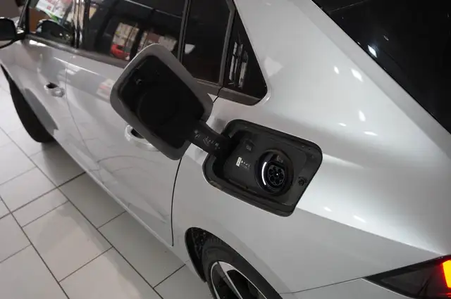 Opel Astra view 11