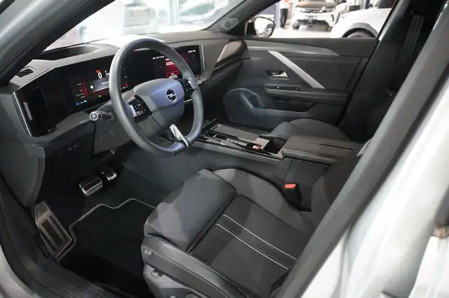 Opel Astra view 14