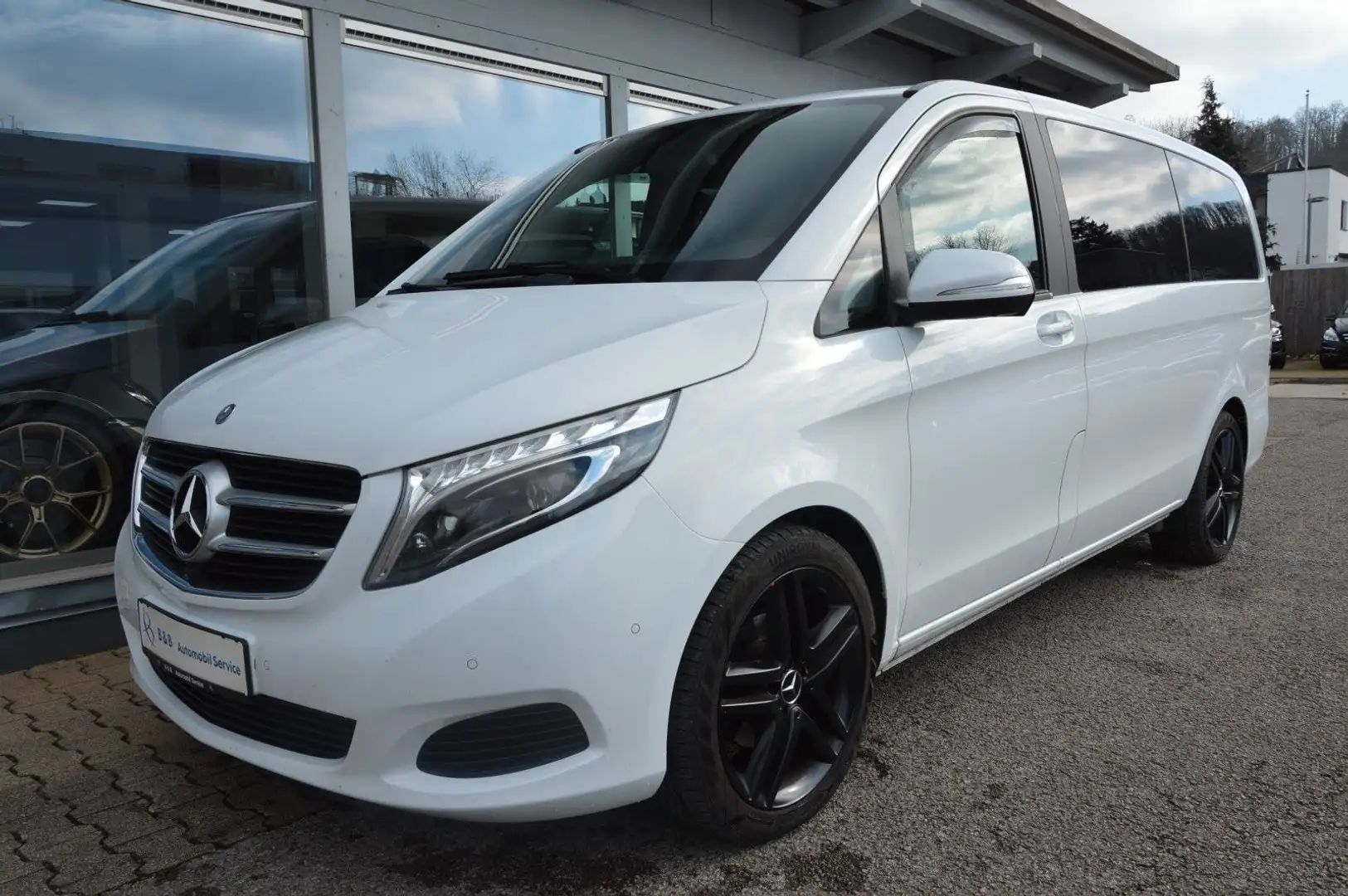 Mercedes-Benz V 220 d Lang*7-SITZE*COMAND*LED*LEDER*360*LIEGE* Alb - 1