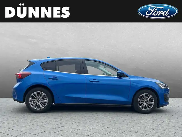 Ford Focus view 6
