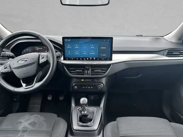 Ford Focus view 4