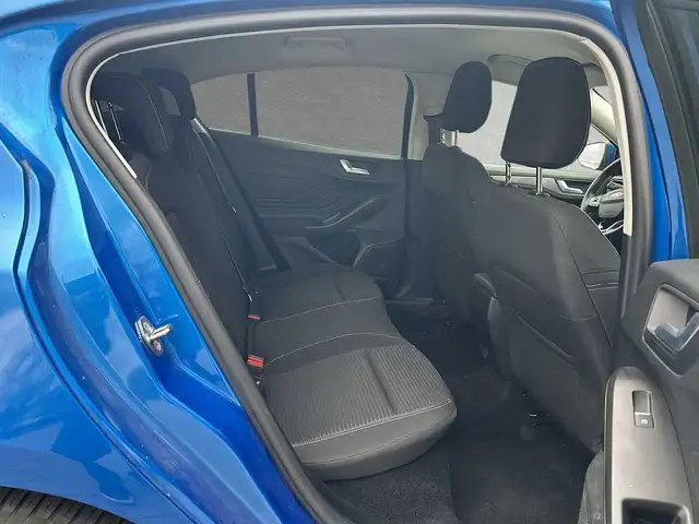 Ford Focus view 5