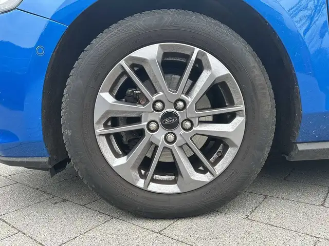 Ford Focus view 9
