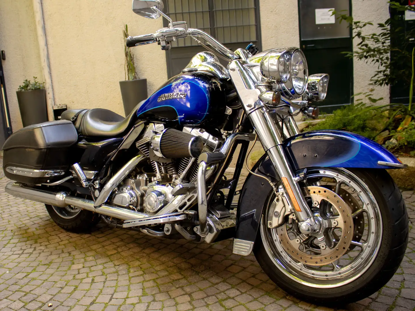 Harley-Davidson Road King CVO Screamin Eagle 110 105th Anniversary Albastru - 1